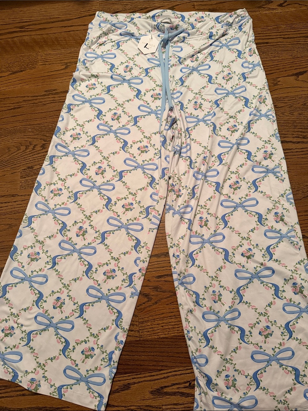 Amanda Blu Soft White Pajama Pants with Blue Bow Print and roses sz large nwt